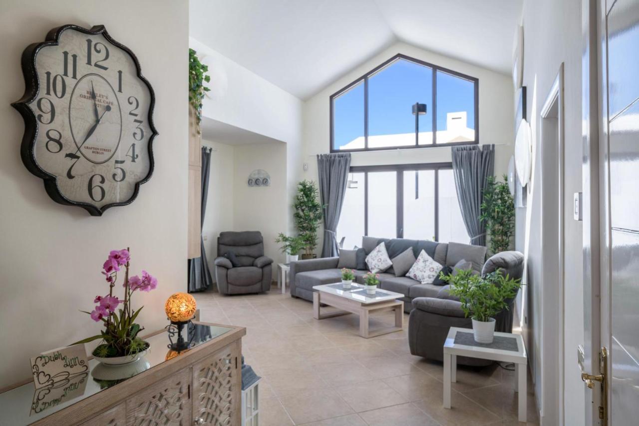 Casa Dubh Linn Плая Бланка Екстериор снимка
