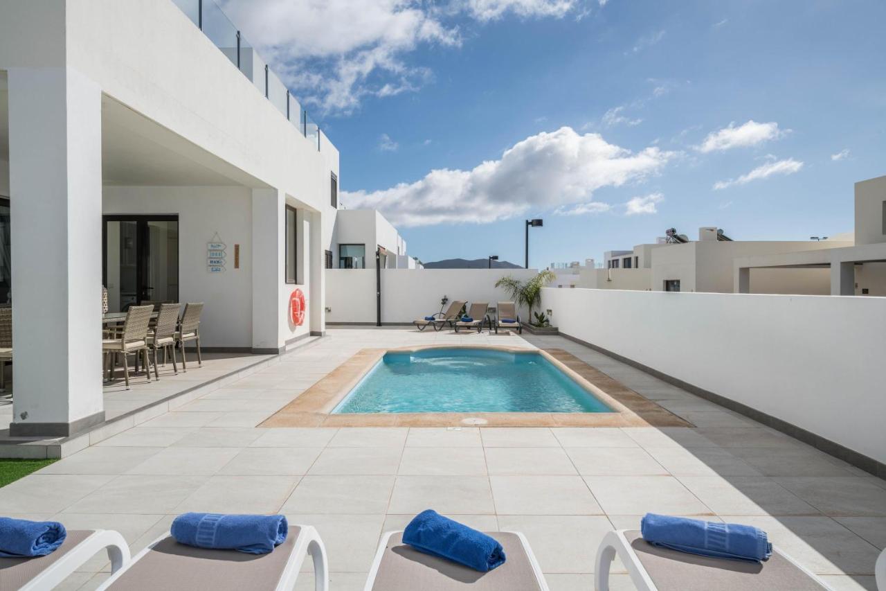 Casa Dubh Linn Плая Бланка Екстериор снимка